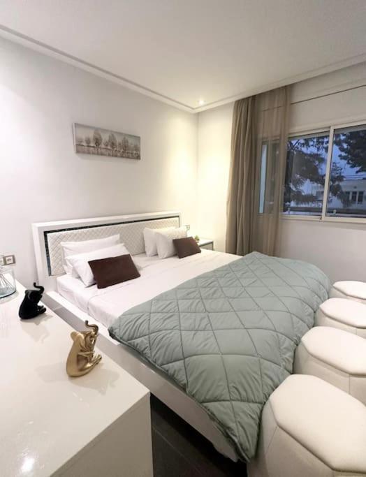 Luxurious 3 Beds Agdal Apartment Rabat Bagian luar foto