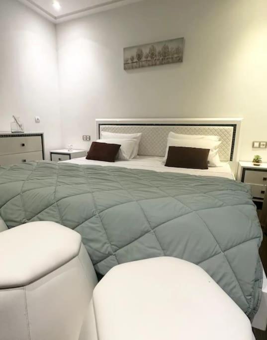 Luxurious 3 Beds Agdal Apartment Rabat Bagian luar foto
